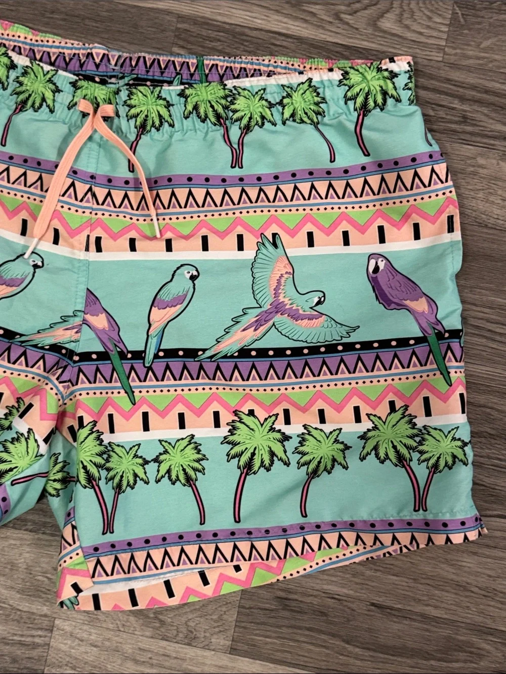 Chubbies Coconut Grove Parrot Palm tree lined swim shorts men’s sz XXL